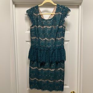 Maeve Emerald Lace Cocktail Dress; Size: M